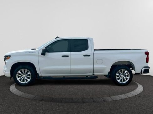 Used 2024 Chevrolet Silverado 1500 Custom image 4