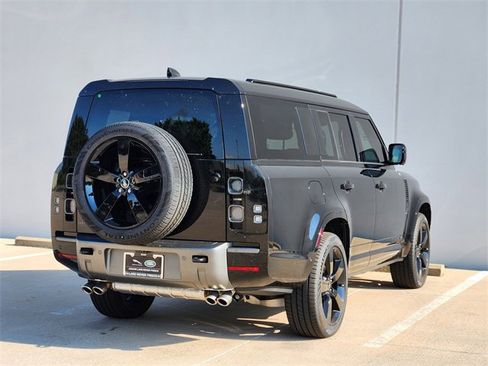 New 2025 Land Rover Defender 130 V8 image 4