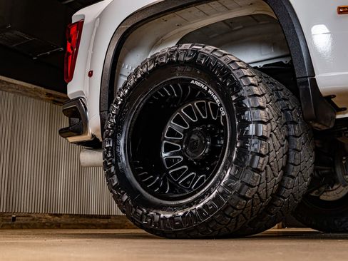 Used 2023 Chevrolet Silverado 3500 LTZ image 16