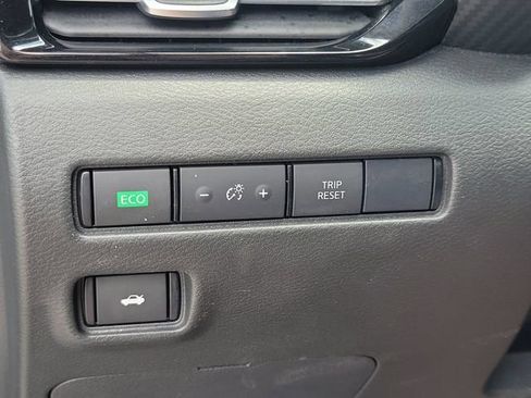 Used 2023 Nissan Sentra SR w/ Midnight Edition Package FWD image 31
