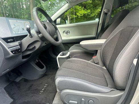 Used 2024 Hyundai Ioniq 5 SEL RWD image 12