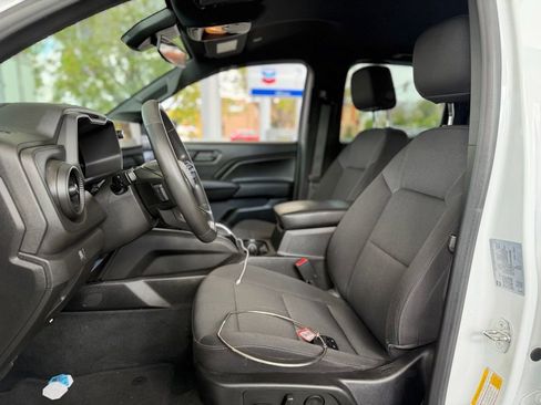 Used 2023 Chevrolet Colorado Trail Boss w/ LPO, Dark Essentials Package AWD/4WD image 5
