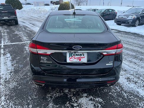 Used 2017 Ford Fusion SE image 9