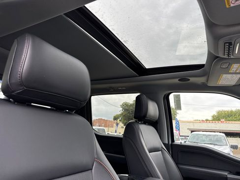 New 2026 Ford F250 Lariat w/ Black Appearance Package image 17