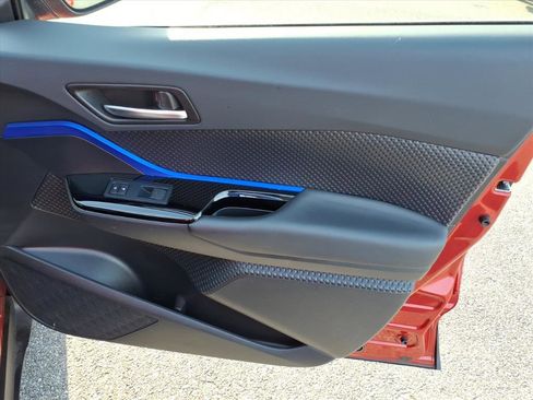 Used 2022 Toyota C-HR XLE FWD image 16