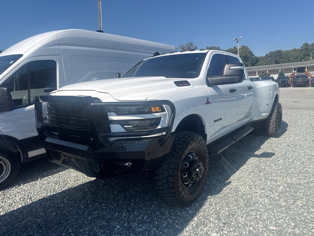 Used 2026 RAM 3500 Big Horn AWD/4WD image 1