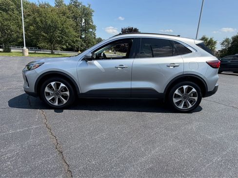 Used 2023 Ford Escape Platinum AWD/4WD image 6