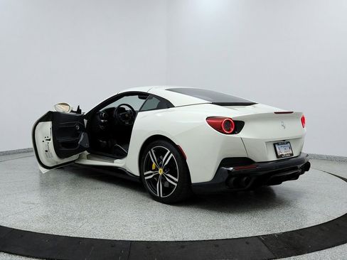 Used 2020 Ferrari Portofino image 10