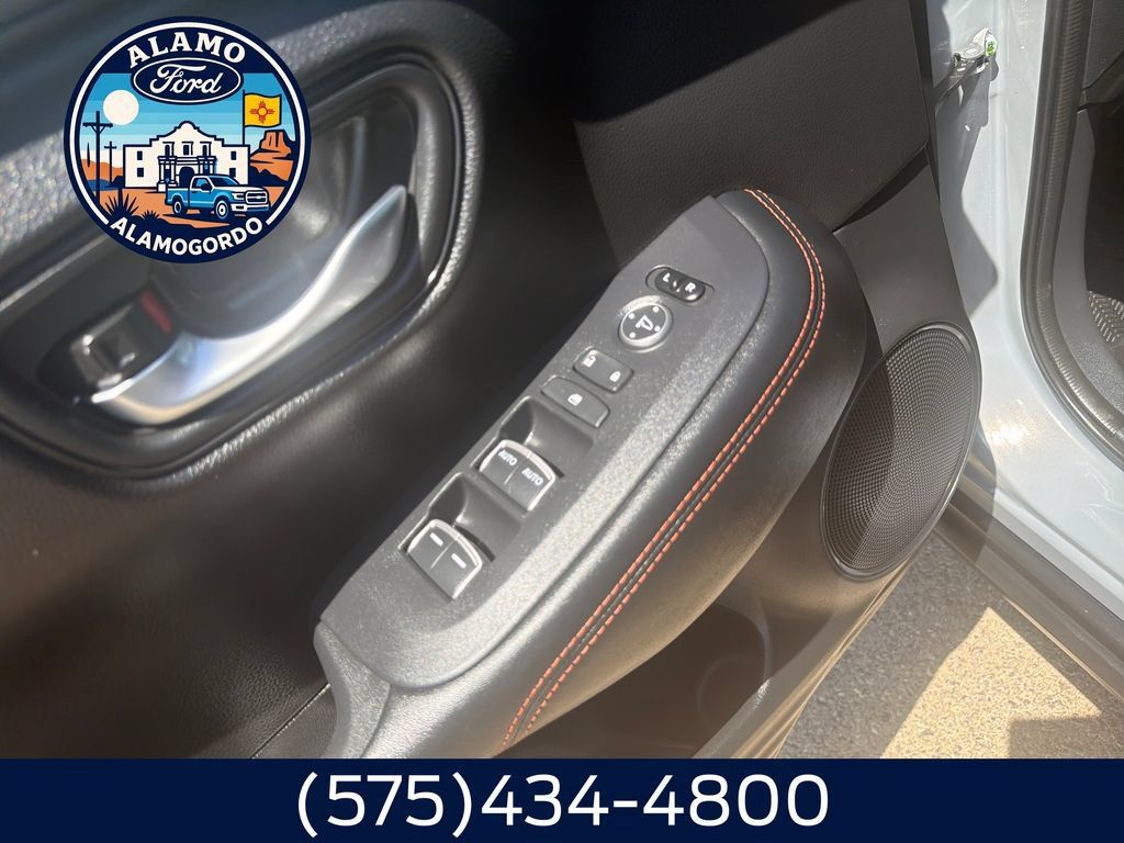 Used 2025 Honda HR-V Sport image 11