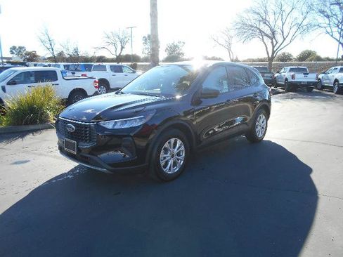 Certified 2025 Ford Escape Active FWD image 1