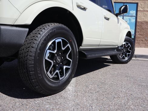 New 2025 Ford Bronco Outer Banks AWD/4WD image 11
