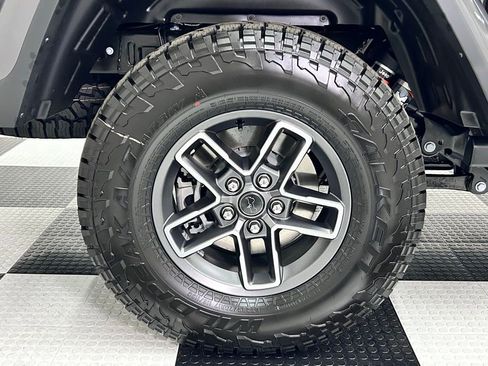 New 2025 Jeep Gladiator Mojave image 10