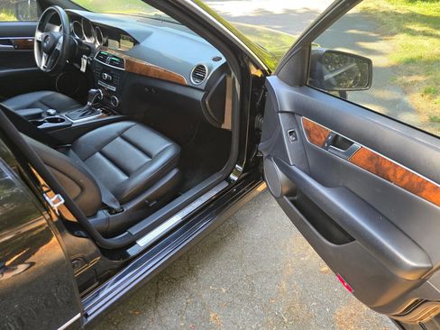 Used 2013 Mercedes-Benz C 300 4MATIC Sedan image 13