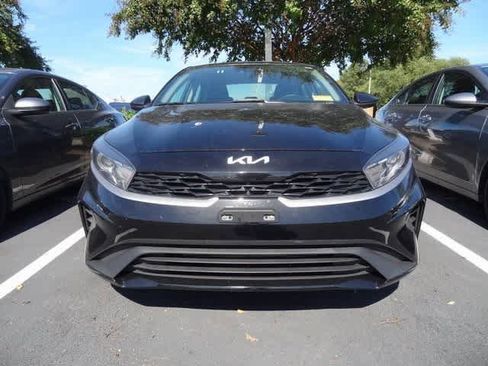 Used 2023 Kia Forte LXS image 2