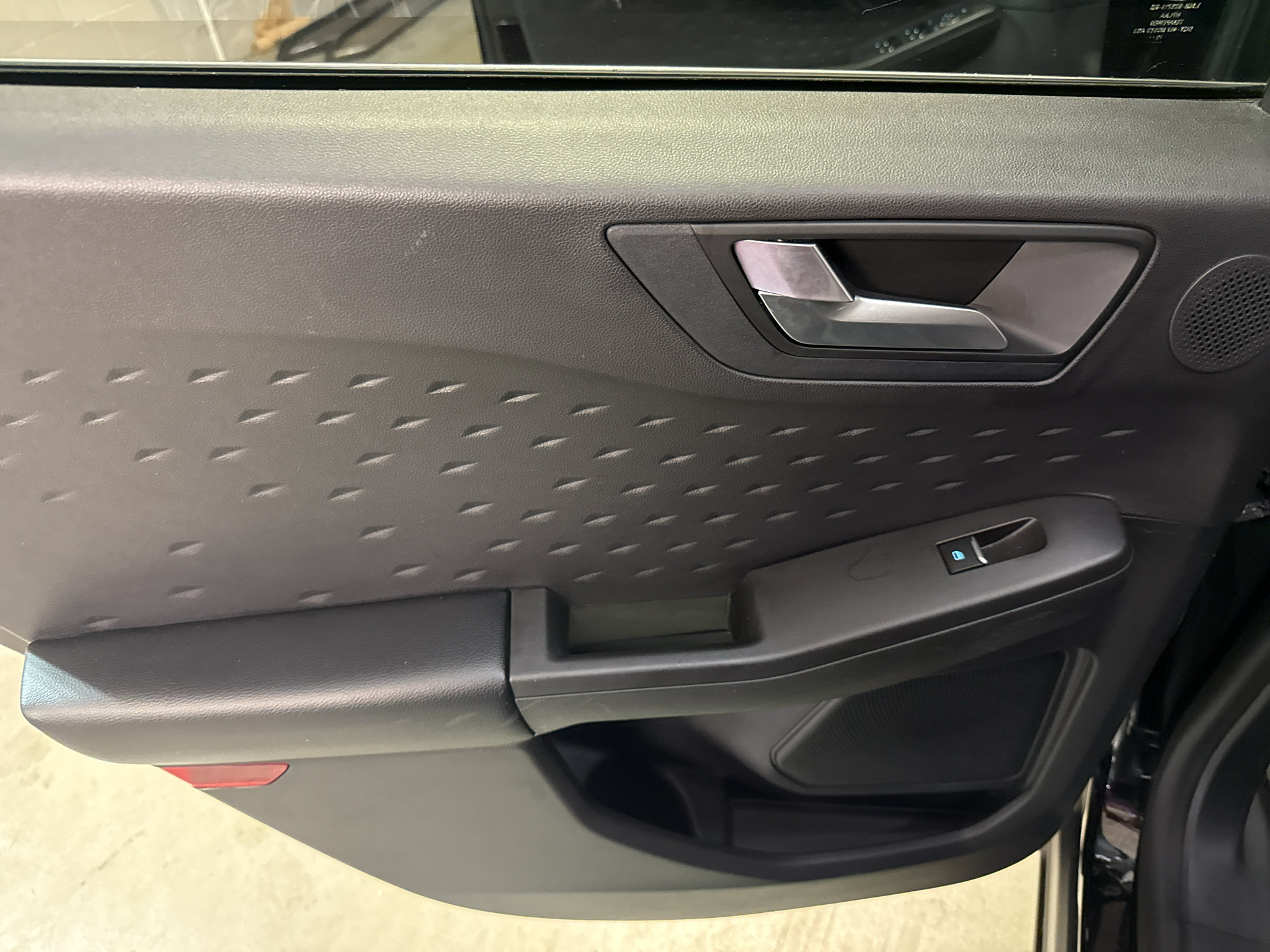 Used 2020 Ford Escape Titanium AWD/4WD image 31