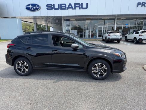 Used 2025 Subaru Crosstrek 2.0i Premium AWD/4WD image 2