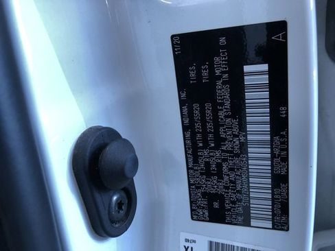 Certified 2021 Toyota Highlander Limited FWD image 33
