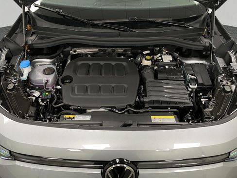 New 2025 Volkswagen Tiguan SE image 11