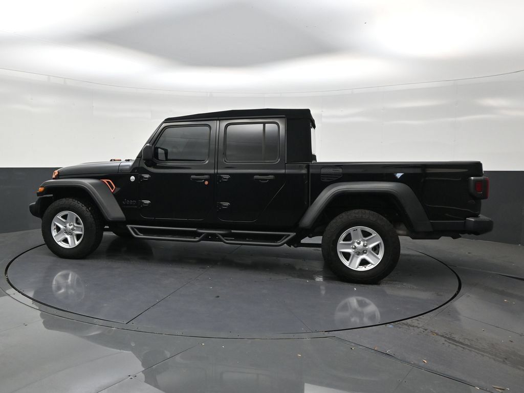 Used 2020 Jeep Gladiator Sport w/ Quick Order Package 24S AWD/4WD image 2