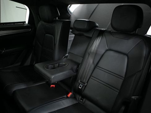 Certified 2022 Porsche Cayenne Turbo image 29
