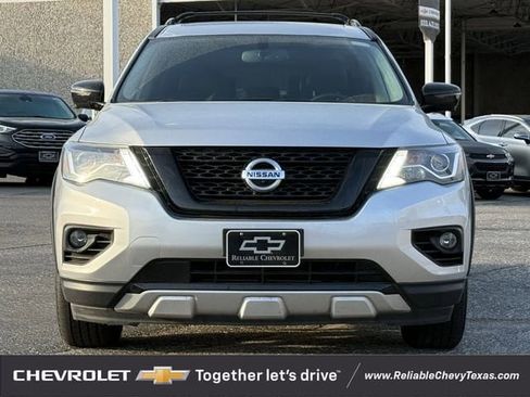 Used 2020 Nissan Pathfinder SL image 3