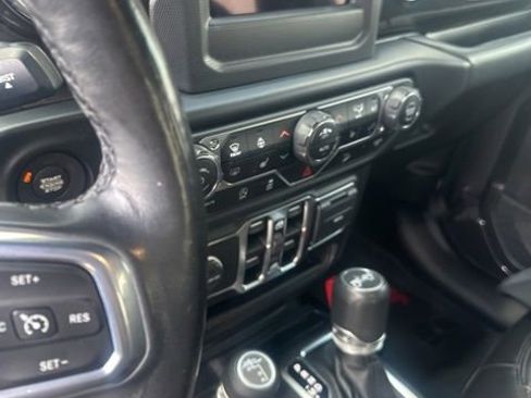Used 2020 Jeep Wrangler Unlimited Sahara AWD/4WD image 13