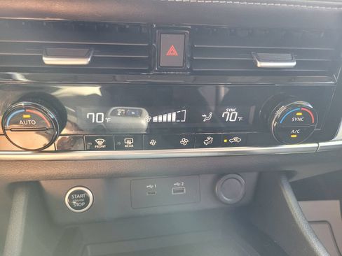 Used 2021 Nissan Rogue SV AWD/4WD image 30
