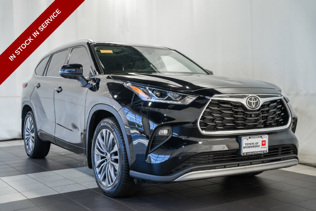 Used 2021 Toyota Highlander Platinum AWD/4WD image 1