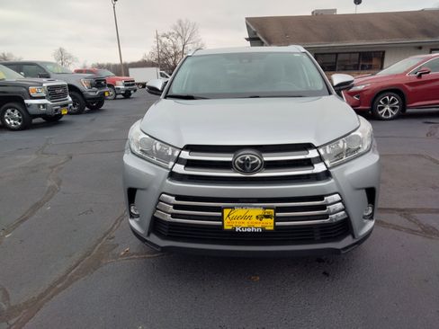 Used 2019 Toyota Highlander Limited image 3