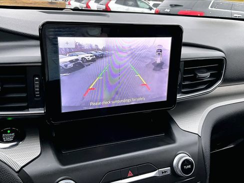 Used 2020 Ford Explorer XLT w/ Equipment Group 202A image 28