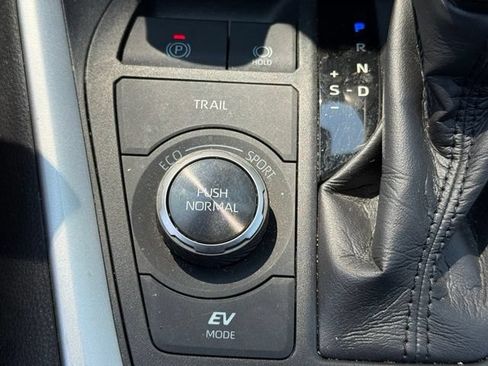 Used 2020 Toyota RAV4 Limited w/ Limited Grade Weather Package AWD/4WD image 24