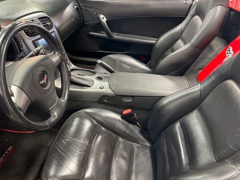 Used 2006 Chevrolet Corvette Convertible w/ Preferred Equipment Group RWD image 23