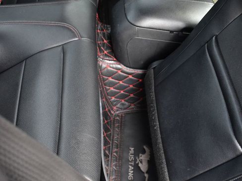 Used 2016 Ford Mustang Premium image 22