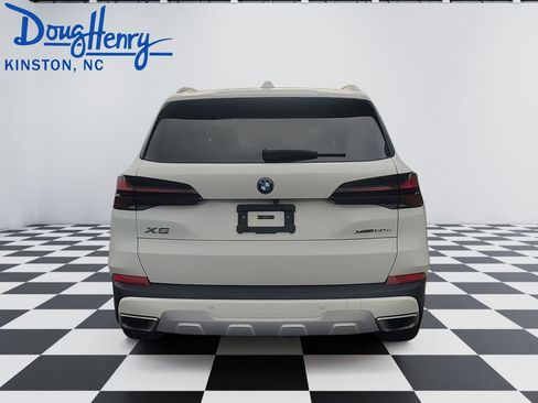 Used 2025 BMW X5 xDrive50e AWD/4WD image 4