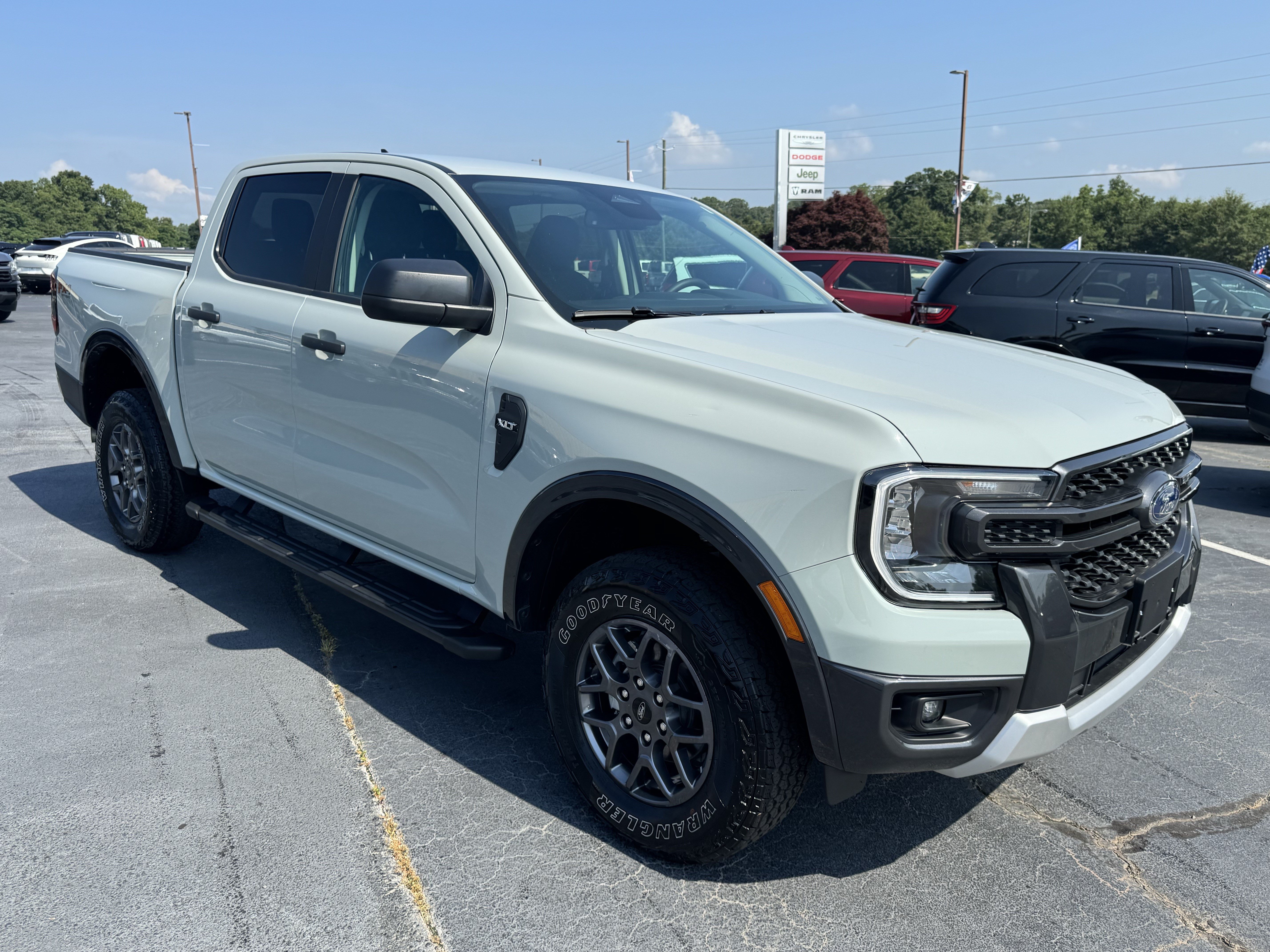 Used 2024 Ford Ranger XLT w/ FX4 Off-Road Package AWD/4WD image 4