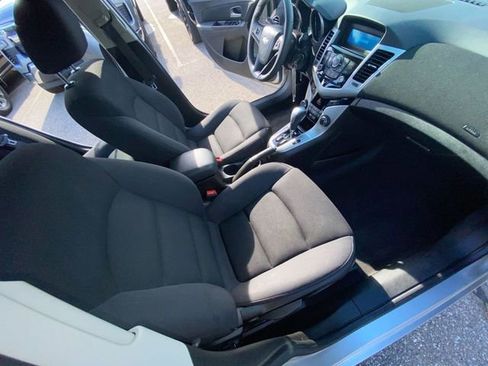 Used 2016 Chevrolet Cruze LT FWD image 30