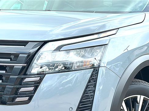 New 2026 Nissan Pathfinder Platinum w/ Lighting Package image 4