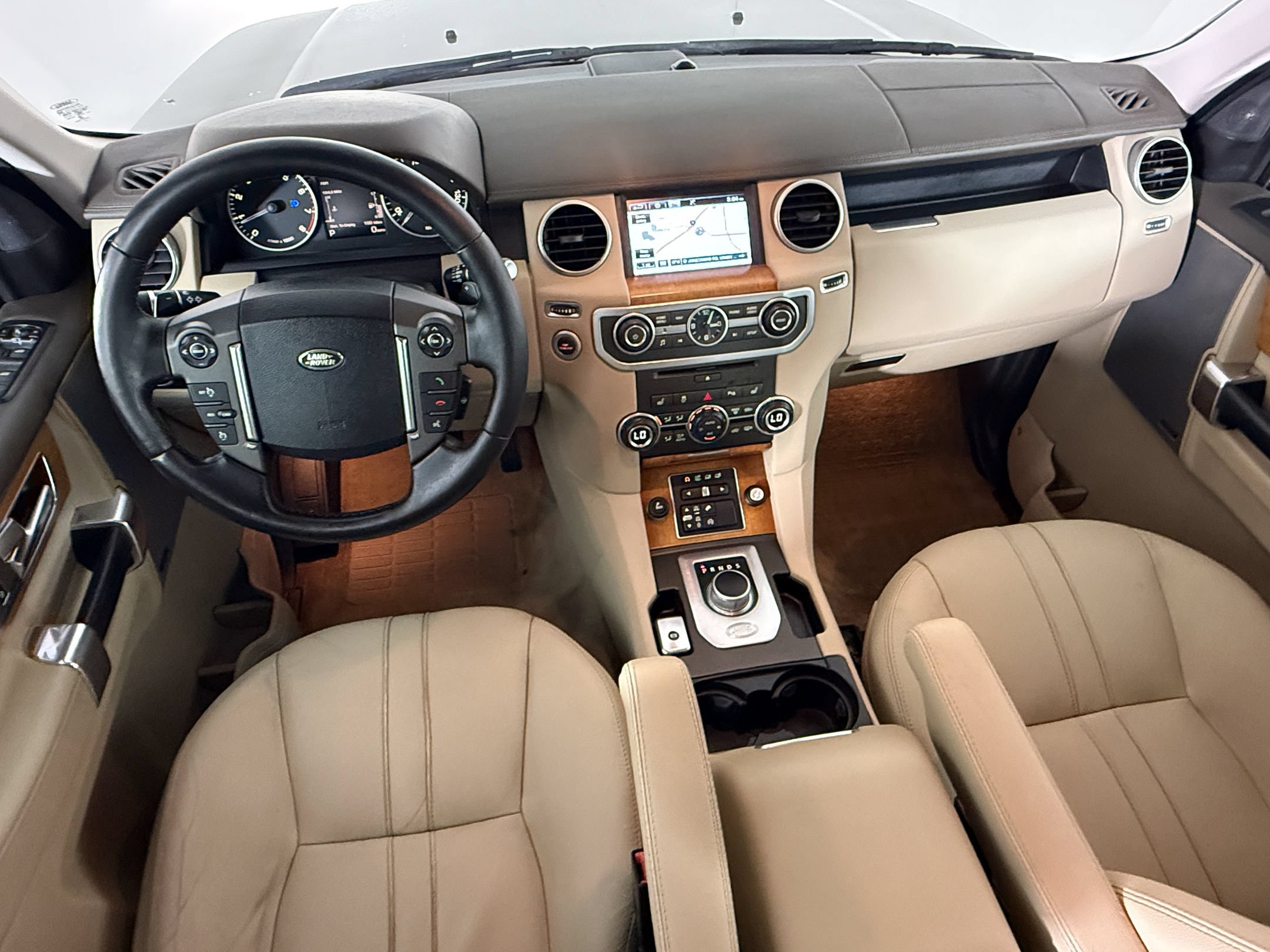Used 2015 Land Rover LR4 HSE AWD/4WD image 15