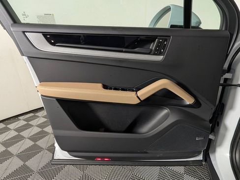 Used 2026 Porsche Cayenne S image 25