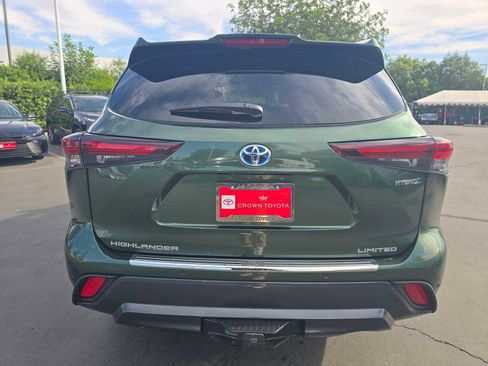 Used 2024 Toyota Highlander Limited image 16