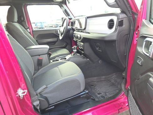 Used 2024 Jeep Wrangler Sport S image 34