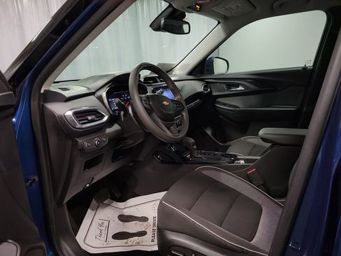 Used 2021 Chevrolet TrailBlazer LT w/ Convenience Package image 12