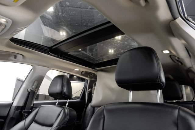 Used 2020 Nissan Murano SV w/ Premium Package AWD/4WD image 6