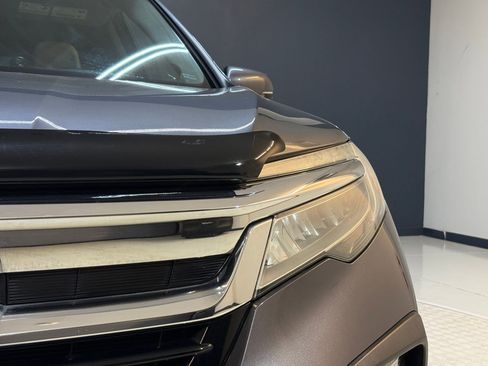 Used 2021 Honda Pilot Touring image 10