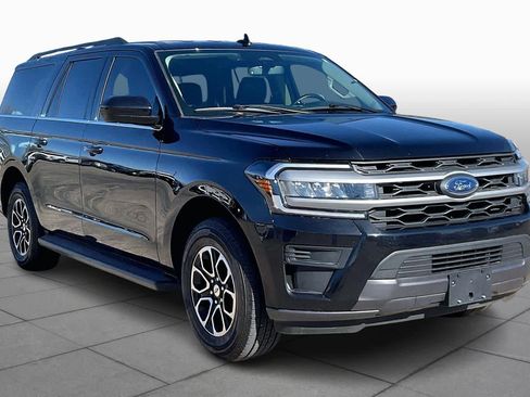Used 2024 Ford Expedition Max XLT image 2