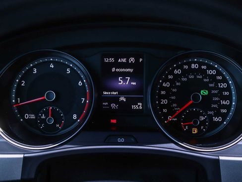Certified 2020 Volkswagen Atlas Cross Sport SE FWD image 24