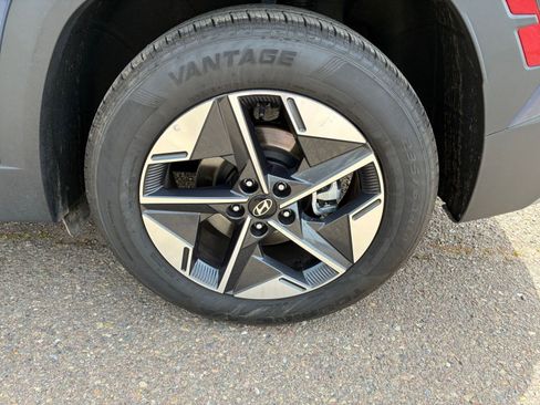 Used 2025 Hyundai Tucson SEL FWD image 32
