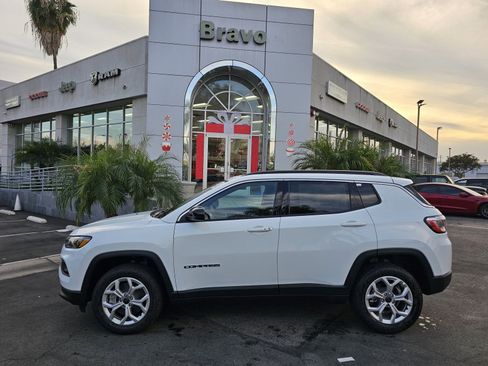 New 2026 Jeep Compass Latitude image 4