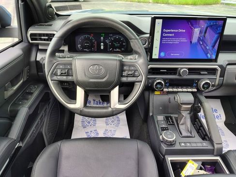 Used 2025 Toyota 4Runner Limited w/ Tow Technology Package AWD/4WD image 29