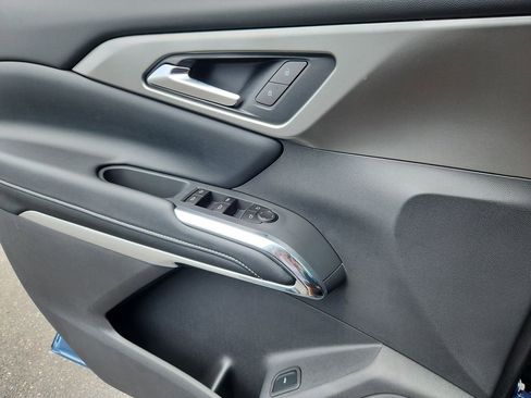 New 2025 Chevrolet Traverse LT w/ Sun and Wheel Package image 6